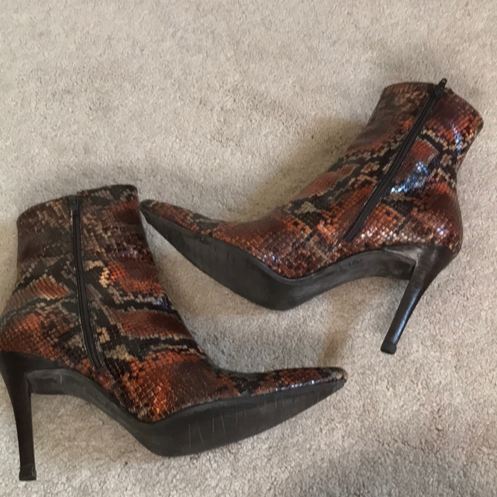 Stuart Weitzman Snake Print Boot Size 10 - image 3